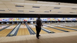 Bowlero Garland place picture