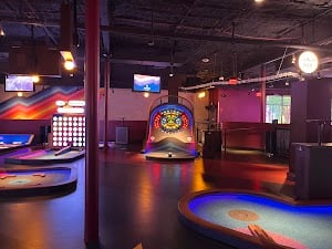 Puttshack - Addison place picture